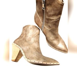 Chinese Laundry  - Heeled Cowboy Style Boots - Size 9 - Champagne Sheen
